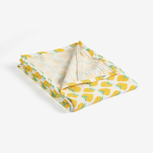 Strawberry all over muslin cloth